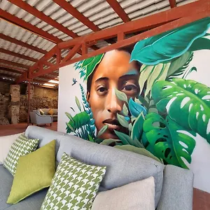 https://hostel-central-san-sebastian.guatemalaantiguahotels.com